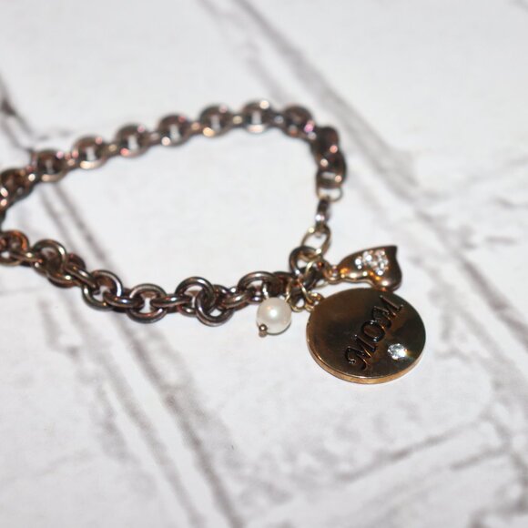 💛📿🌼 GOLD & PEARL “MOM” BRACELET · 7" - Picture 3 of 4
